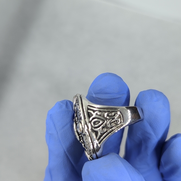 Ring 💍 - Picture 4 of 7